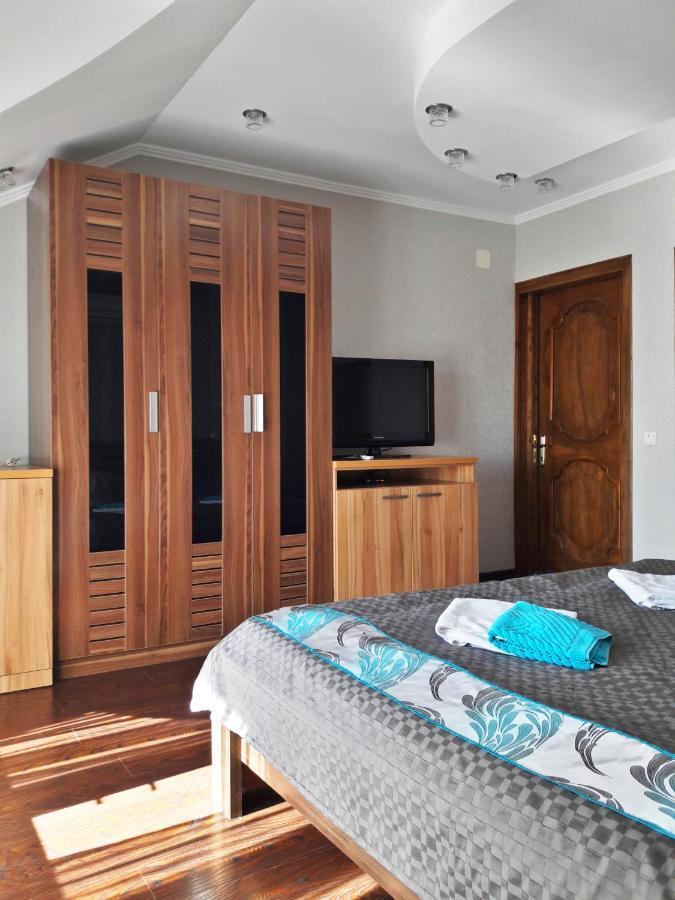 Kristall Hotel Bosteri Exterior foto